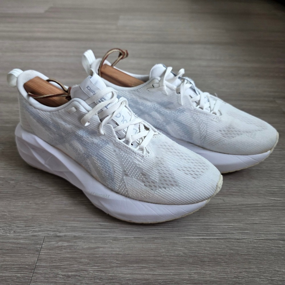 ASICS Novablast 3 White Running Shoes 1012B765 Womens 7 EU 38